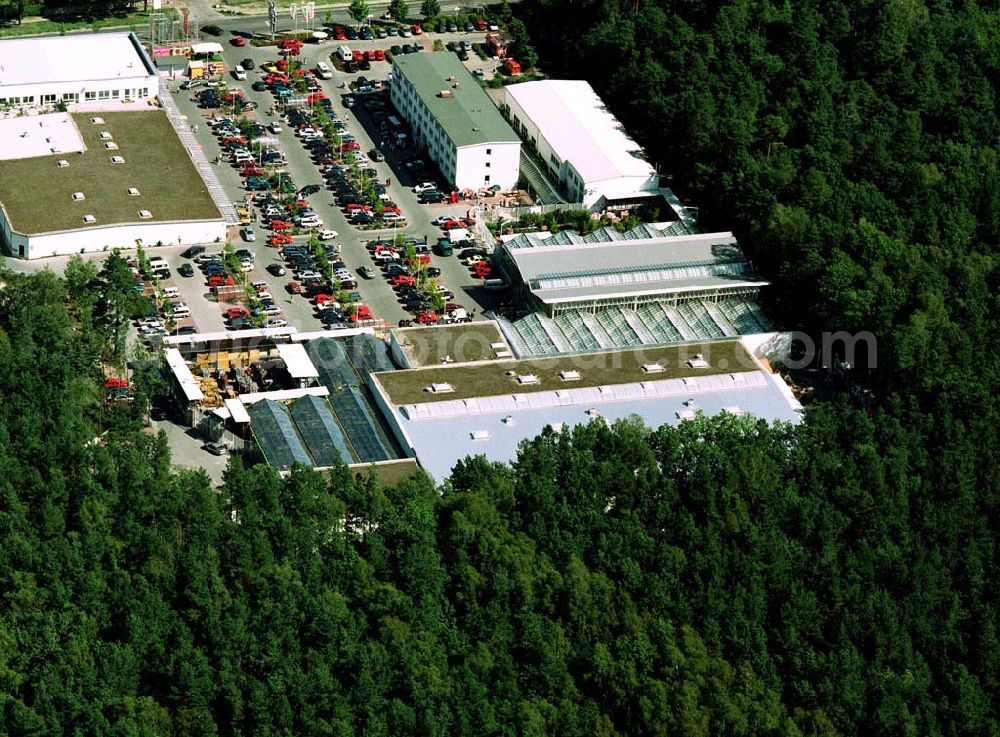 Hohen - Neuendorf / BRB from the bird's eye view: OBI - Baumarkt an der Schönfließer Straße 25i in 16540 Hohen Neuendorf / BRB.