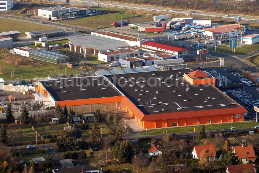 Aerial photograph Böhlen - Blick auf das Gelände des OBI Baumarkt in Böhlen bei Leipzig. (OBI Bau- und Heimwerkermärkte GmbH & Co. KG, Systemzentrale, Am Ring 21, 04564 Böhlen bei Leipzig)