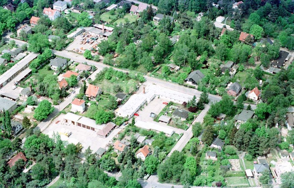 Aerial photograph Klein-Machnow / Brandenburg - Objekt der Unternehmensgruppe GROß & PARTNER Auf der Breite in Klein-Machnow.