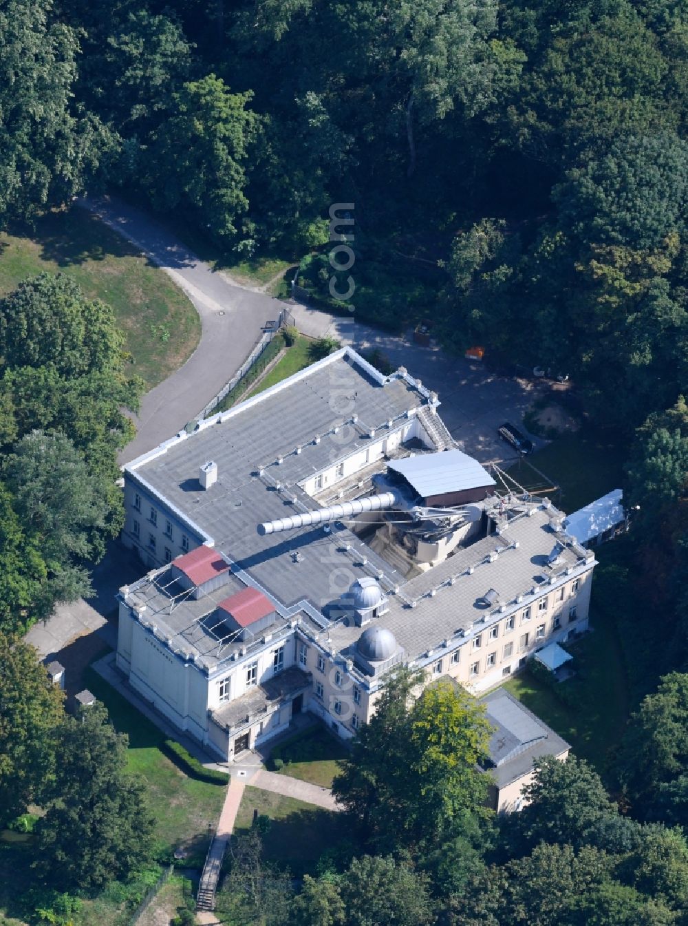 Aerial image Berlin - Observatory and Planetariumskuppel- constructional building complex of the Institute Archenhold Sternwarte in Alt-Treptow in the district Treptow in Berlin, Germany