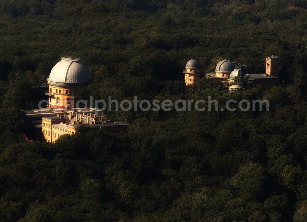 Aerial image Potsdam - Observatory and Planetariumskuppel- constructional building complex of the Institute of Potsdam-Institut fuer Klimafolgenforschung on Telegrafenberg in the district Potsdam Sued in Potsdam in the state Brandenburg