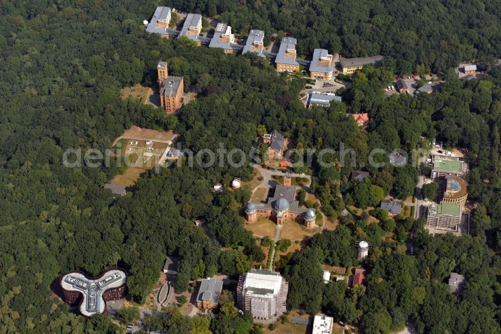 Aerial image Potsdam - Observatory and Planetariumskuppel- constructional building complex of the Institute of Potsdam-Institut fuer Klimafolgenforschung on Telegrafenberg in the district Potsdam Sued in Potsdam in the state Brandenburg