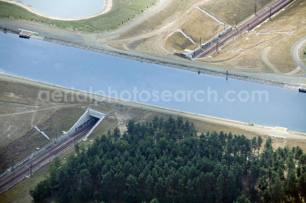 Aerial photograph Eberswalde - Eberswalde 27.7.2010 Kreuzungsbauwerk vom Oder-Havel-Kanal und von der Eisenbahnstrecke Berlin-Stettin. Der Bau wurde durch die Sanierung des Kanals erforderlich. View to a new building of the Oder-Havel-Canal and to the line section between Berlin and Stettin. The building based on the reconstruction of the canal.