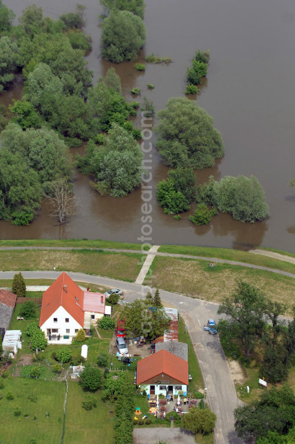 Aerial image Ziltendorf - View of the tense situation in the flood area of Ziltendorf in Brandenburg