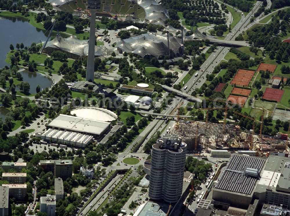 Aerial image München - Der Olympiapark in guter Nachbarschaft mit den Bayerischen Motorenwerken (BMW).