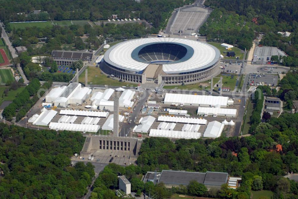 Aerial image Berlin - Deutschlands größte Zeltstadt entsteht wenige Tage vor der Fußballweltmeisterschaft 2006 am Berliner Olympiastadion