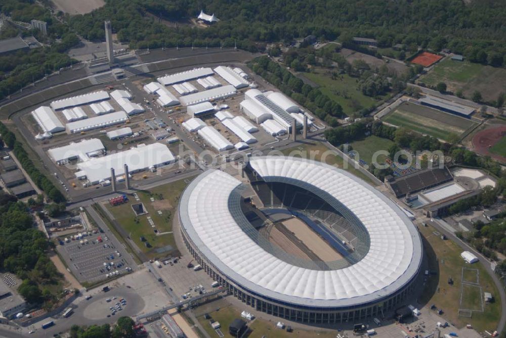 Berlin from the bird's eye view: Deutschlands größte Zeltstadt entsteht wenige Tage vor der Fußballweltmeisterschaft 2006 am Berliner Olympiastadion