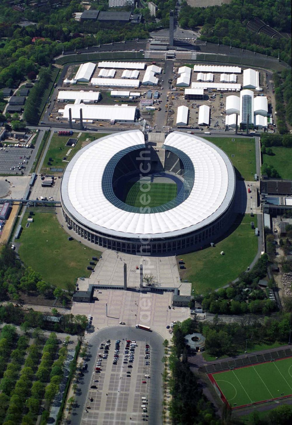 Berlin from the bird's eye view: Deutschlands größte Zeltstadt entsteht wenige Tage vor der Fußballweltmeisterschaft 2006 am Berliner Olympiastadion