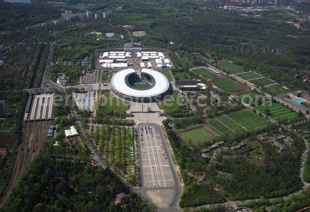 Berlin from above - Deutschlands größte Zeltstadt entsteht wenige Tage vor der Fußballweltmeisterschaft 2006 am Berliner Olympiastadion