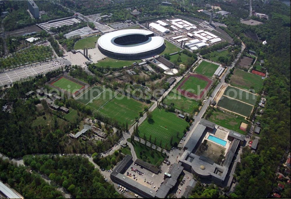 Aerial photograph Berlin - Deutschlands größte Zeltstadt entsteht wenige Tage vor der Fußballweltmeisterschaft 2006 am Berliner Olympiastadion