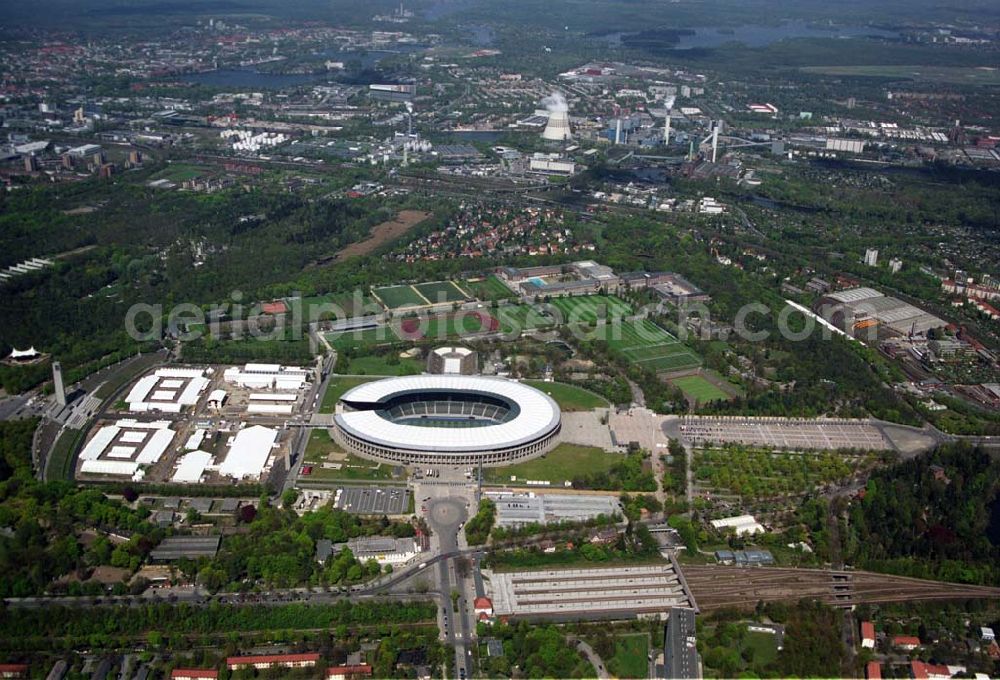 Berlin from above - Deutschlands größte Zeltstadt entsteht wenige Tage vor der Fußballweltmeisterschaft 2006 am Berliner Olympiastadion