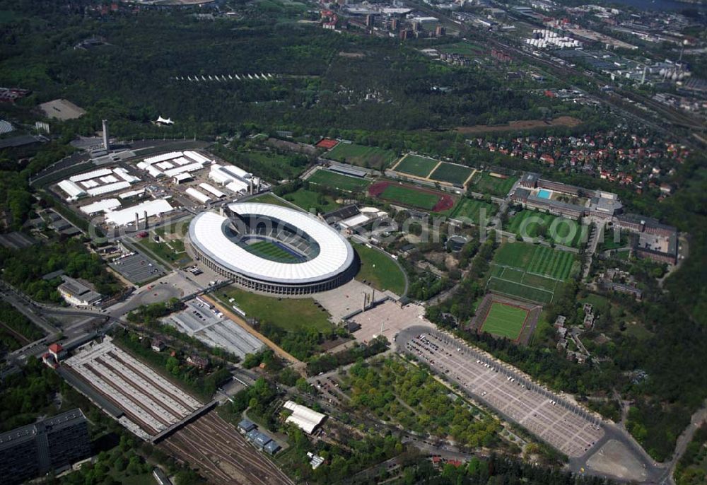 Berlin from the bird's eye view: Deutschlands größte Zeltstadt entsteht wenige Tage vor der Fußballweltmeisterschaft 2006 am Berliner Olympiastadion