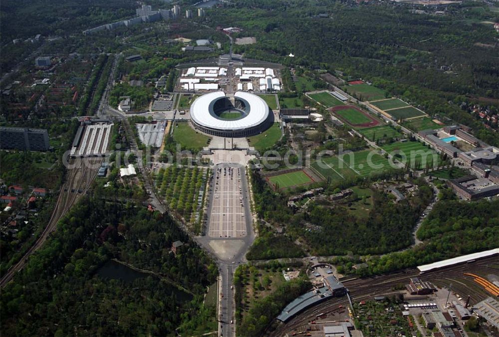 Aerial photograph Berlin - Deutschlands größte Zeltstadt entsteht wenige Tage vor der Fußballweltmeisterschaft 2006 am Berliner Olympiastadion