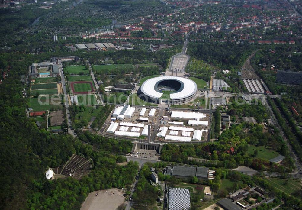 Berlin from the bird's eye view: Deutschlands größte Zeltstadt entsteht wenige Tage vor der Fußballweltmeisterschaft 2006 am Berliner Olympiastadion