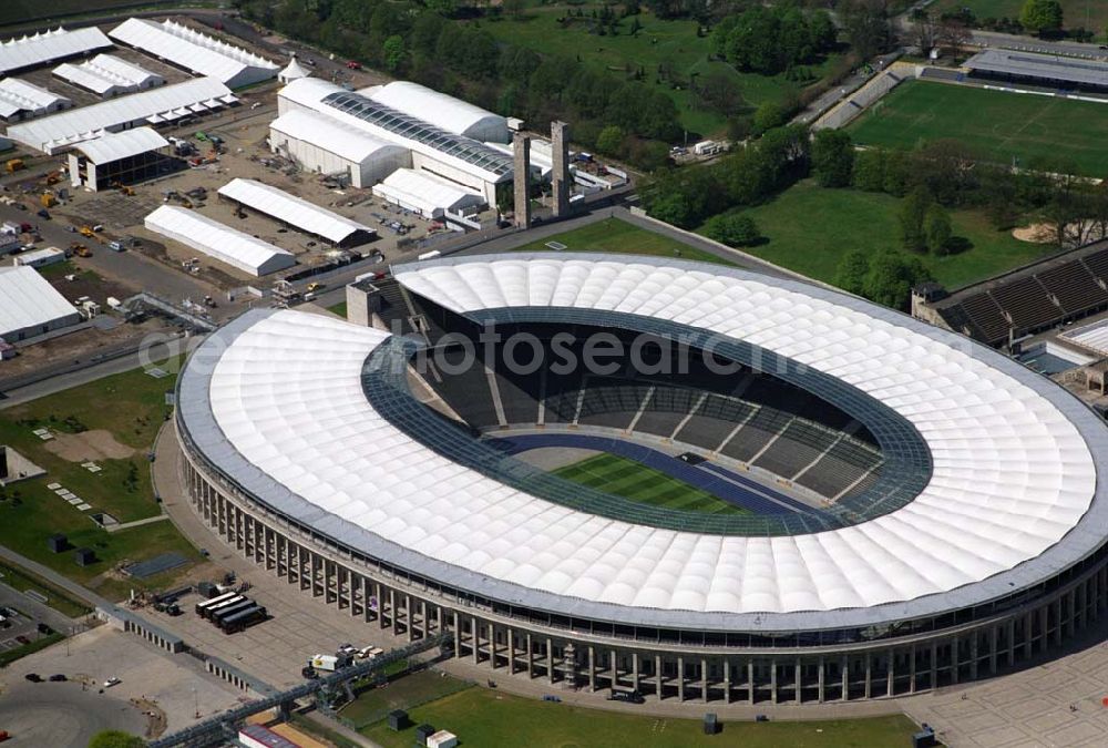 Aerial photograph Berlin - Deutschlands größte Zeltstadt entsteht wenige Tage vor der Fußballweltmeisterschaft 2006 am Berliner Olympiastadion