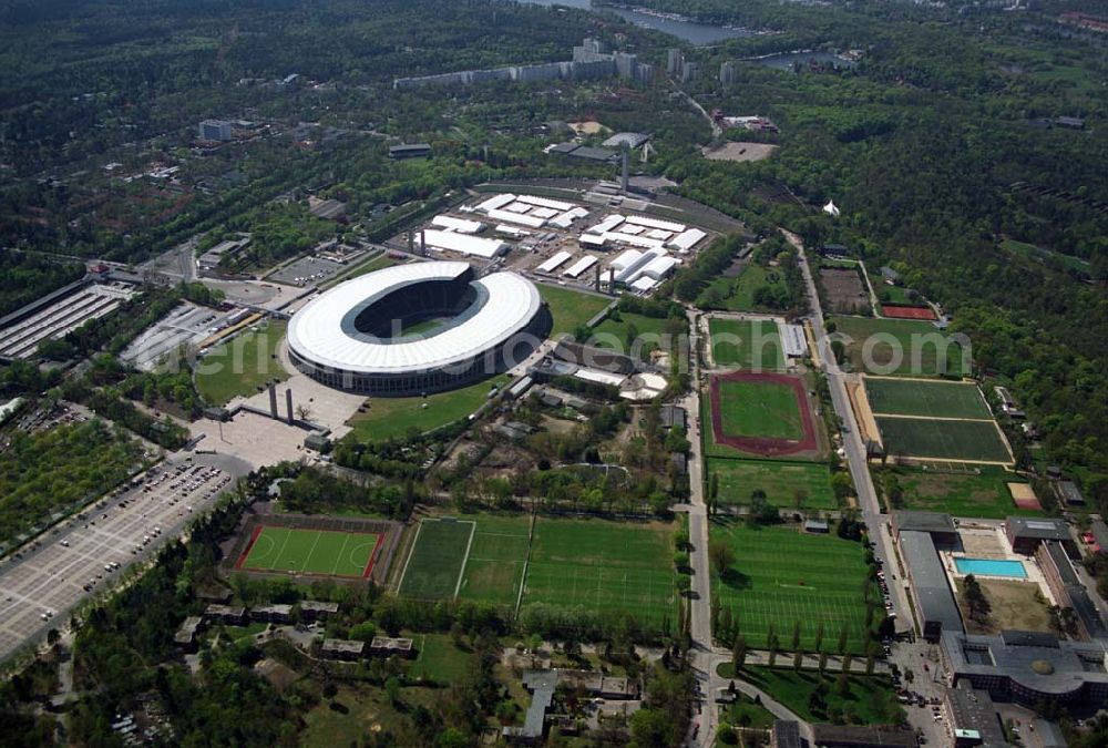 Aerial image Berlin - Deutschlands größte Zeltstadt entsteht wenige Tage vor der Fußballweltmeisterschaft 2006 am Berliner Olympiastadion