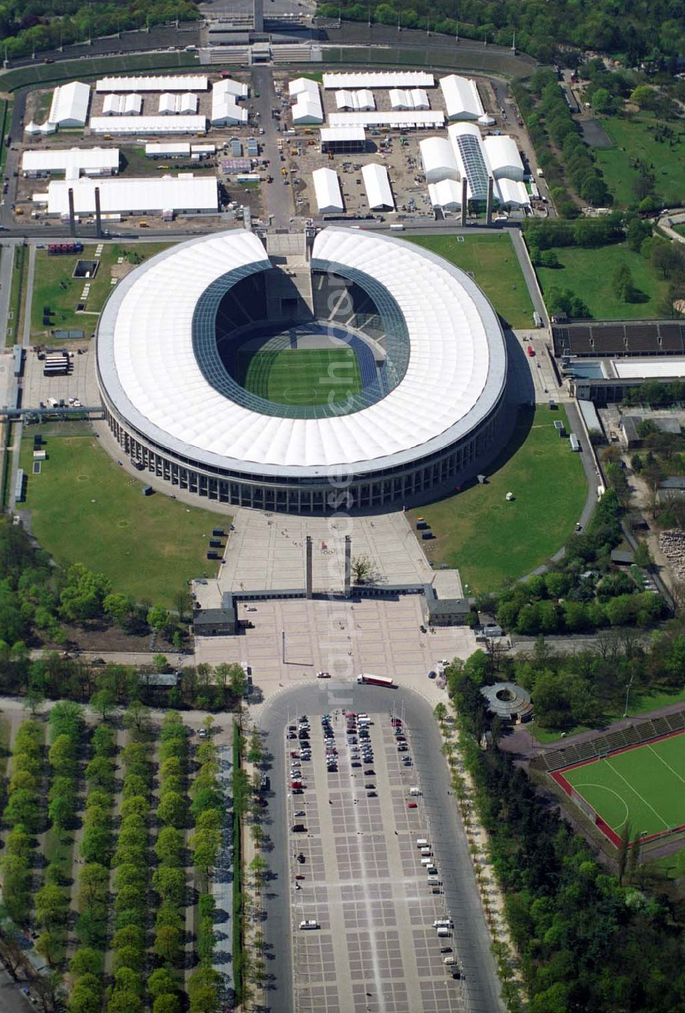 Aerial photograph Berlin - Deutschlands größte Zeltstadt entsteht wenige Tage vor der Fußballweltmeisterschaft 2006 am Berliner Olympiastadion