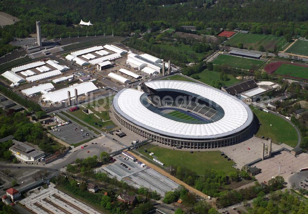 Aerial image Berlin - Deutschlands größte Zeltstadt entsteht wenige Tage vor der Fußballweltmeisterschaft 2006 am Berliner Olympiastadion