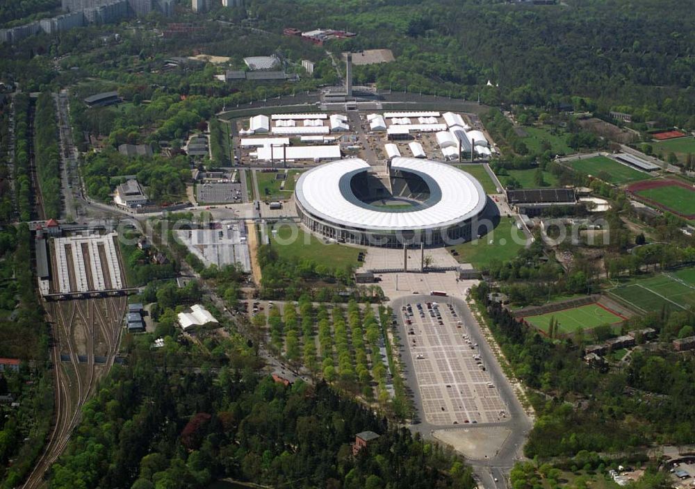 Berlin from above - Deutschlands größte Zeltstadt entsteht wenige Tage vor der Fußballweltmeisterschaft 2006 am Berliner Olympiastadion