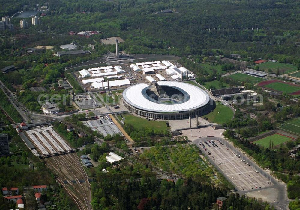 Berlin from the bird's eye view: Deutschlands größte Zeltstadt entsteht wenige Tage vor der Fußballweltmeisterschaft 2006 am Berliner Olympiastadion