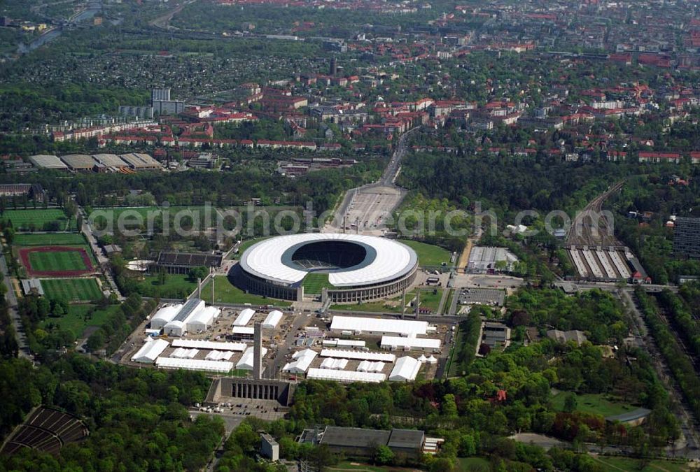 Aerial photograph Berlin - Deutschlands größte Zeltstadt entsteht wenige Tage vor der Fußballweltmeisterschaft 2006 am Berliner Olympiastadion