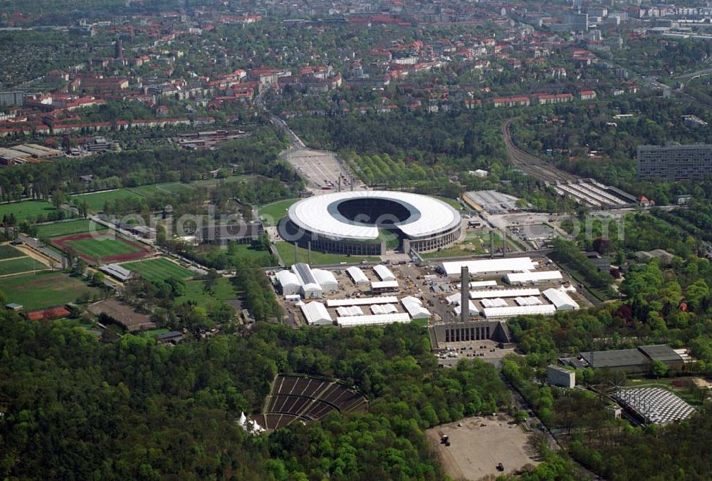 Berlin from the bird's eye view: Deutschlands größte Zeltstadt entsteht wenige Tage vor der Fußballweltmeisterschaft 2006 am Berliner Olympiastadion