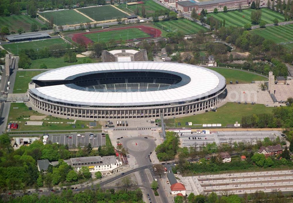 Berlin from above - Deutschlands größte Zeltstadt entsteht wenige Tage vor der Fußballweltmeisterschaft 2006 am Berliner Olympiastadion