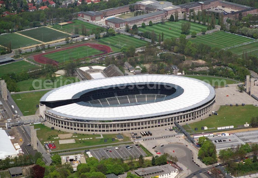 Berlin from the bird's eye view: Deutschlands größte Zeltstadt entsteht wenige Tage vor der Fußballweltmeisterschaft 2006 am Berliner Olympiastadion