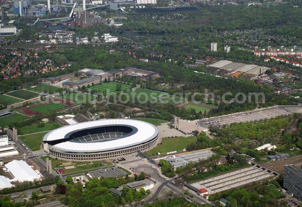 Aerial image Berlin - Deutschlands größte Zeltstadt entsteht wenige Tage vor der Fußballweltmeisterschaft 2006 am Berliner Olympiastadion