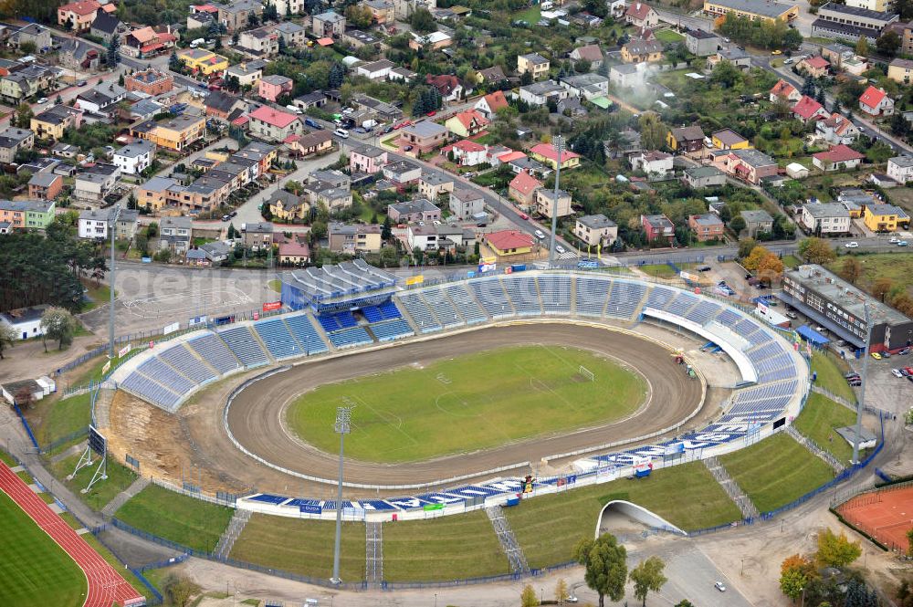 Aerial image Leszno - Das Stadion Alfred Smoczyk ist ein Multifunktionsstadion im polnischen Leszno, Großpolen / Wielkopolskiein Polen / Polska. In der Heimstätte des Speedwayklubs Unia Leszno werden heute nur noch Speedway-Rennen gefahren. Alfred Smoczyk Stadium in Leszno, Poland. It is currently used speedway matches and is the home stadium of Unia Leszno.