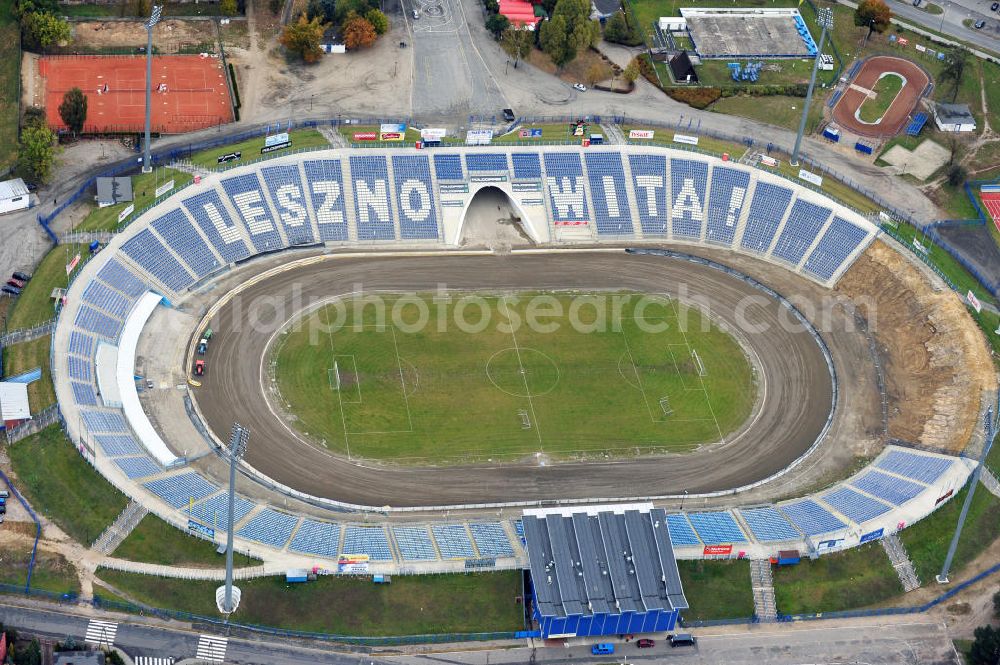 Aerial image Leszno - Das Stadion Alfred Smoczyk ist ein Multifunktionsstadion im polnischen Leszno, Großpolen / Wielkopolskiein Polen / Polska. In der Heimstätte des Speedwayklubs Unia Leszno werden heute nur noch Speedway-Rennen gefahren. Alfred Smoczyk Stadium in Leszno, Poland. It is currently used speedway matches and is the home stadium of Unia Leszno.