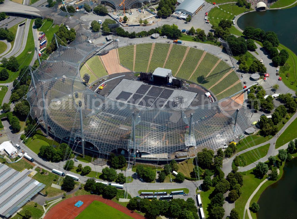 Aerial image München - Das Olympiastadion im Olympiapark. Das Stadion wurde für die Olympischen Sommerspiele 1972 erbaut und war auch Austragungsort wichtiger Fußball-Turniere. Bis 2005 war es die Heimspielstätte des Fußballklubs FC Bayern München. The Olympic Stadium in the Olympic Park Munich.