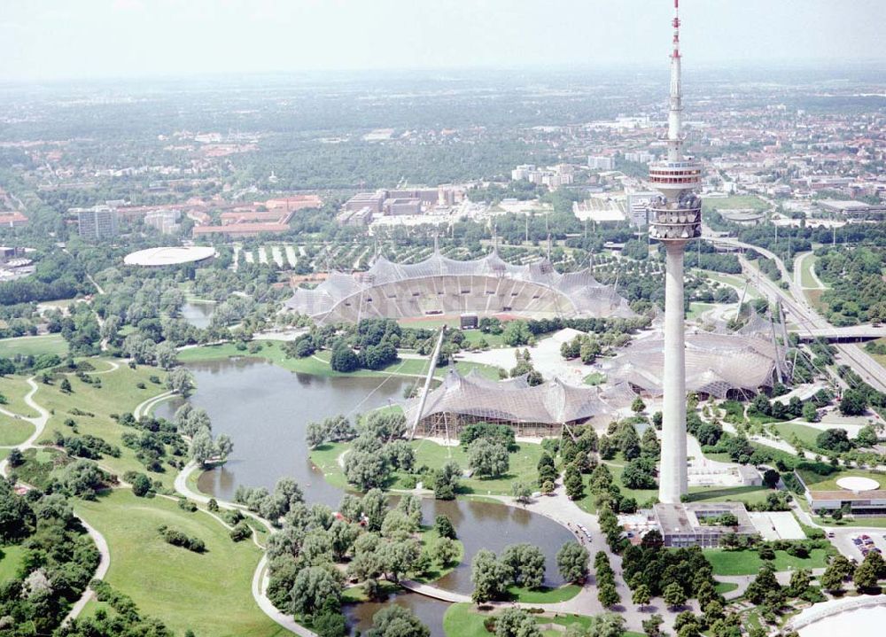 Aerial photograph München - Gelände des Olympiastadions und des Olympiaparks. Nichtredaktionelle Verwendung nur nach Absprache !14.06.2000