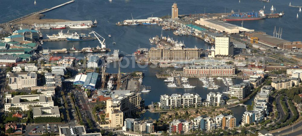 Aerial photograph Kapstadt / Cap Town - Blick auf das One & Only Hotel Ressort an der neu gebauten Dock Road in Cape Town.