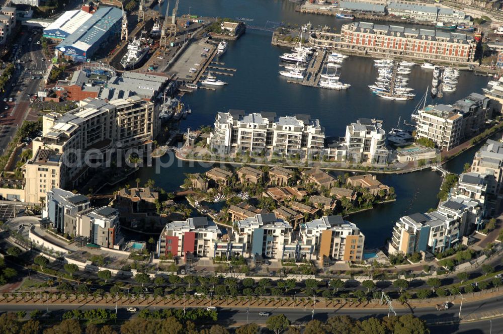 Aerial photograph Kapstadt / Cap Town - Blick auf das One & Only Hotel Ressort an der neu gebauten Dock Road in Cape Town.