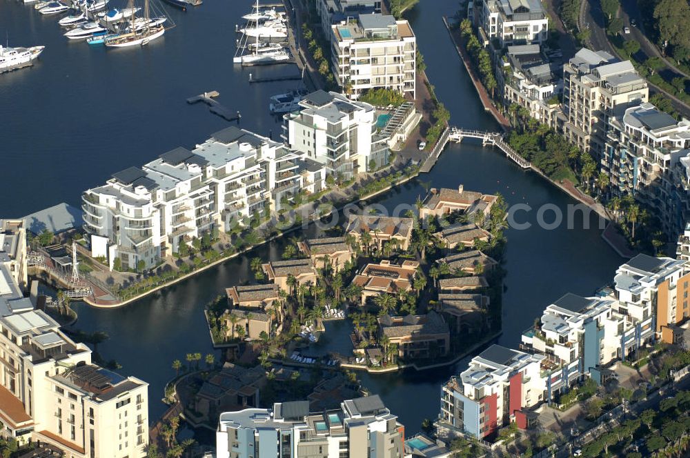 Aerial photograph Kapstadt / Cap Town - Blick auf das One & Only Hotel Ressort an der neu gebauten Dock Road in Cape Town.