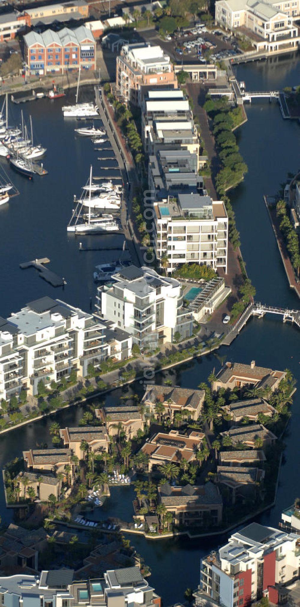 Aerial image Kapstadt / Cap Town - Blick auf das One & Only Hotel Ressort an der neu gebauten Dock Road in Cape Town.