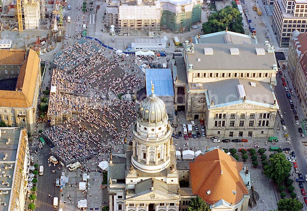 Berlin Mitte from the bird's eye view: 18.09.1995 Open Air Konzert auf dem Gendarmenmarkt Berlin Mitte