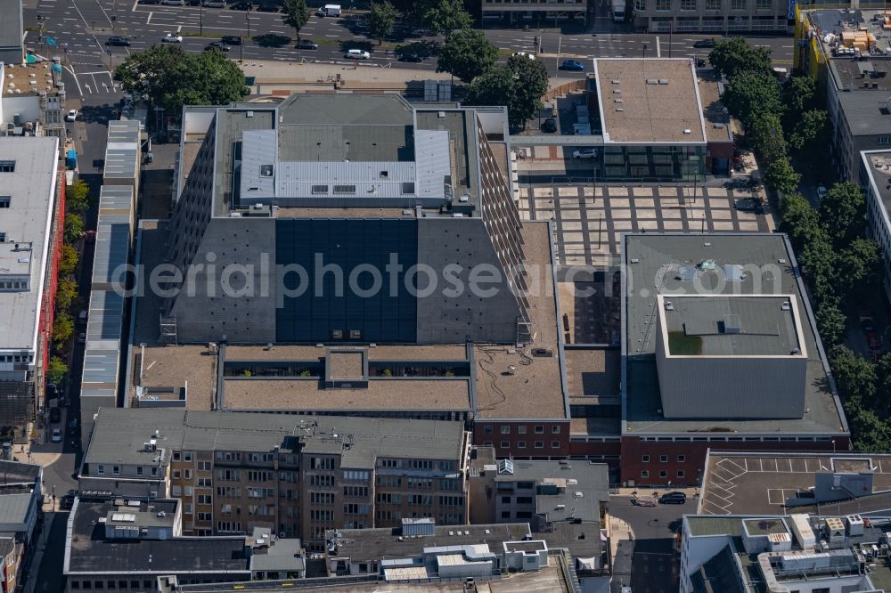 Köln from the bird's eye view: Opera house Oper Koeln on the Offenbachplatz in the district Altstadt in Cologne in the state North Rhine-Westphalia, Germany