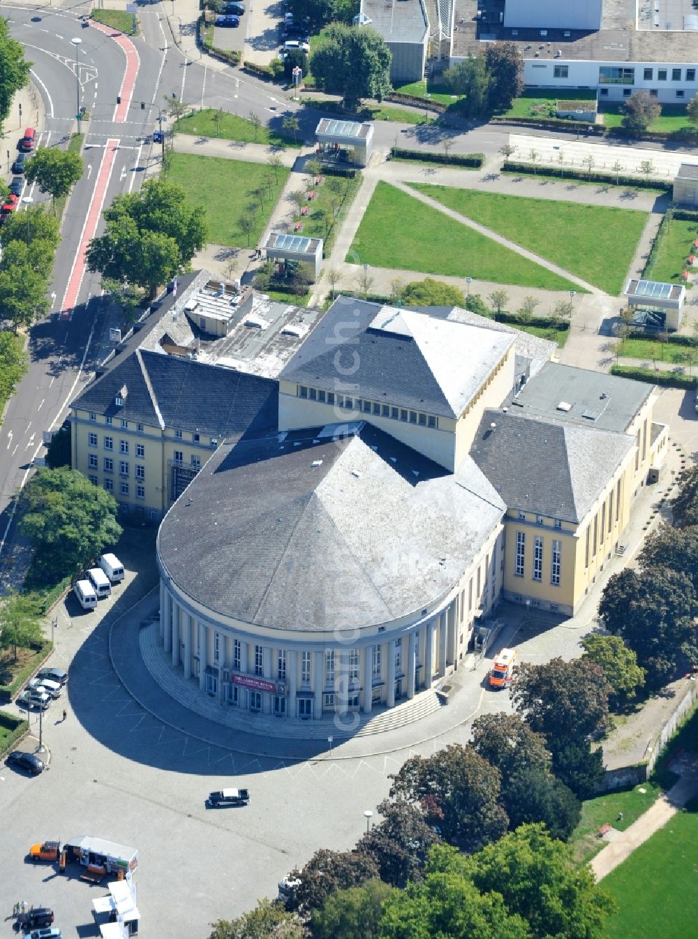 Aerial photograph Saarbrücken - Opera house Saarlaendisches Staatstheater on place Schillerplatz in the district Sankt Johann in Saarbruecken in the state Saarland, Germany