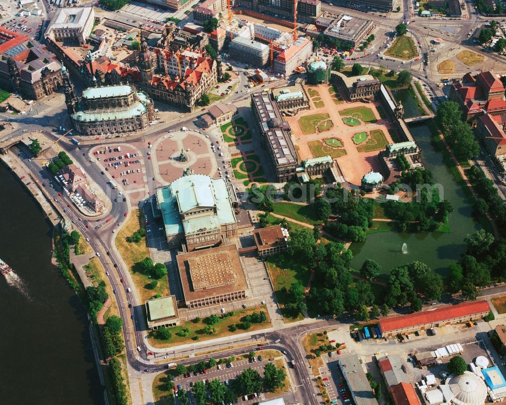 Aerial photograph Dresden - Opera house Semperoper Dresden in Dresden in the state Saxony