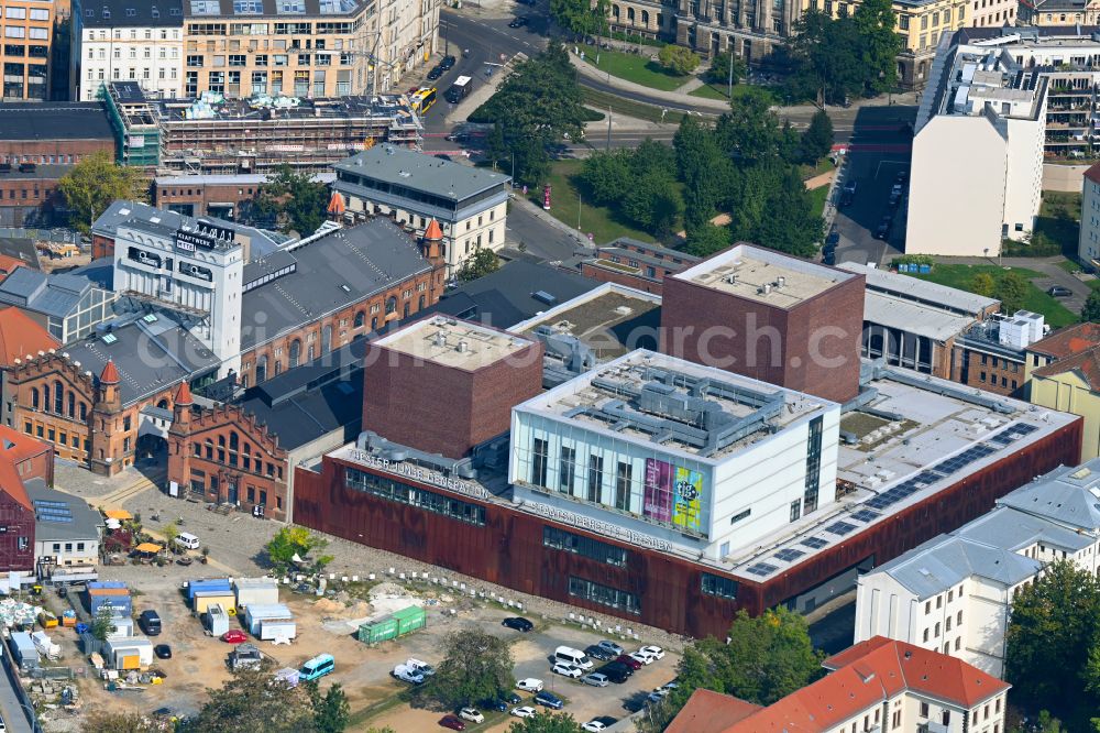 Dresden from above - Opera house and playhouse Staatsoperette Dresden on Ehrlichstrasse - Wettiner Platz in the district Wilsdruffer Vorstadt in Dresden in the state Saxony, Germany