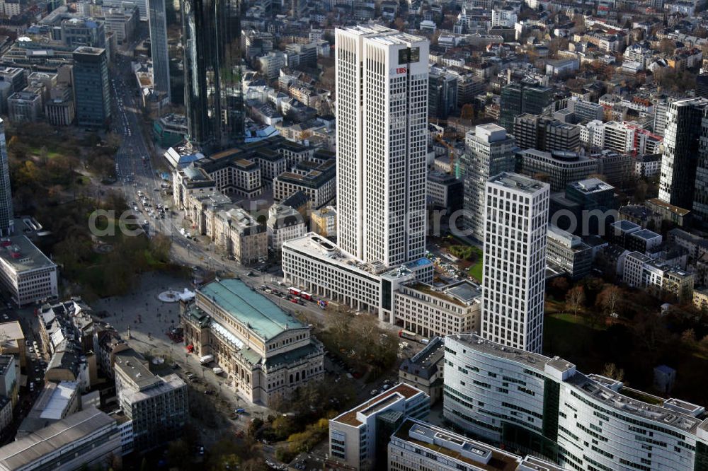 Frankfurt am Main from above - Blick auf die 42 Geschosse des neu erbauten Hochhauskomplexes Opern Turm, der der Alten Oper und dem Bürohochhaus Frankfurter Welle zugewandt ist. Hier hat die UBS-Bank ihren Sitz. View to the new highrise building Opern Turm, in the inner city of Frankfurt on the Main.