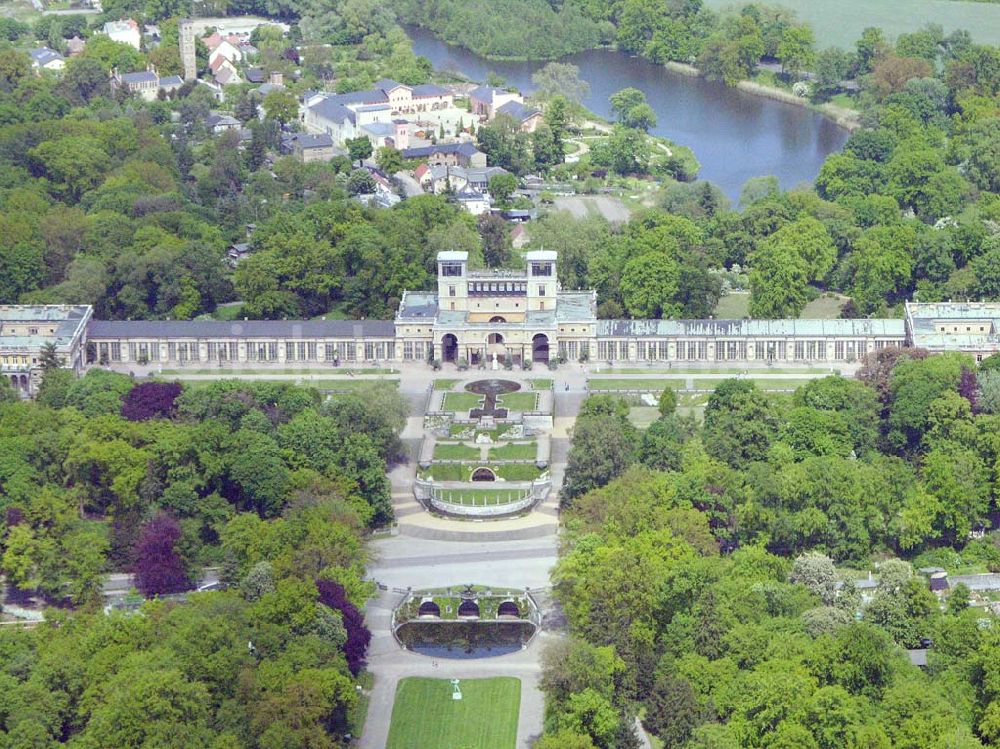 Potsdam / BRB from the bird's eye view: Die mehr als 300 Meter lange Neue Orangerie sollte König Friedrich Wilhelm IV. als repräsentatives Gästeschloss dienen. (Bauzeit 1851–1864) Zwischen den beiden Orangerieflügeln, die der Überwinterung der exotischen Pflanzen dienten, erhebt sich der monumentale Mittelbau, von dessen Türmen sich ein herrlicher Ausblick auf die Potsdamer Kulturlandschaft bietet.