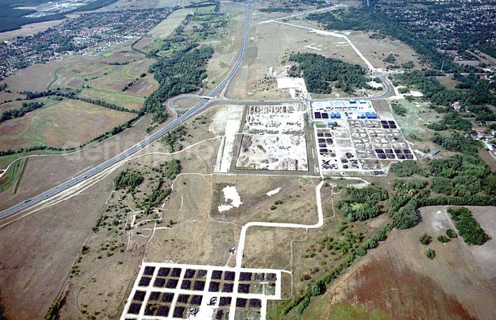 Oranienburg / Brandenburg from above - Oranienburg / Brandenburg ehemaliges Flugplatzgelände umgebaut zum Gewerbepark neben der A10