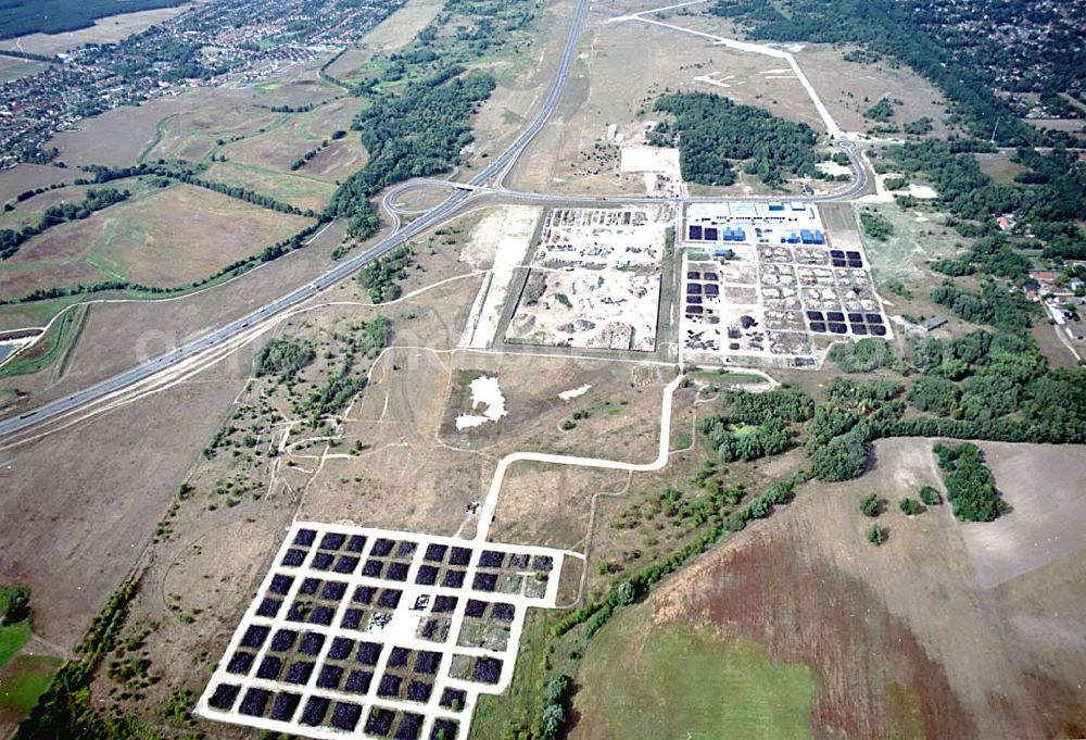 Oranienburg / Brandenburg from the bird's eye view: Oranienburg / Brandenburg ehemaliges Flugplatzgelände umgebaut zum Gewerbepark neben der A10