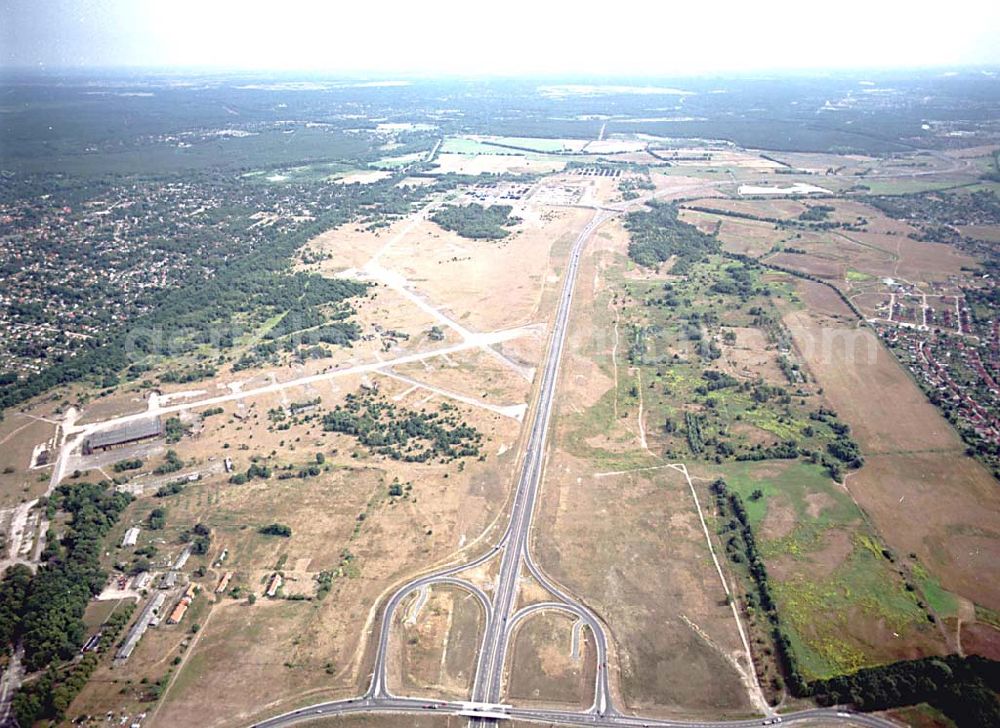 Oranienburg / Brandenburg from above - Oranienburg / Brandenburg ehemaliges Flugplatzgelände umgebaut zum Gewerbepark neben der A10