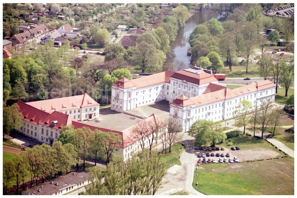 Aerial image Oranienburg / BRB - 28.04.2004 Oranienburg / BRB Schloß Oranienburg und Schlosspark von Nordwesten her