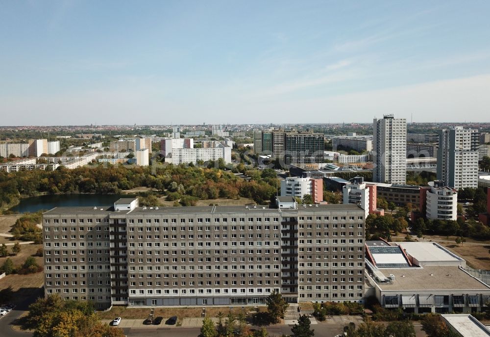 Aerial photograph Halle (Saale) - Ordnungsamt the city hall also called security office in the prefabricated housing high-rise housing estate in the district Neustadt in Halle (Saale) in the federal state of Saxony-Anhalt,