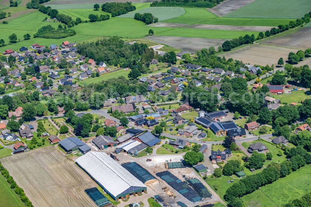 Ahlerstedt from above - Town View of the streets and houses of the residential areas in Ahlerstedt Kakerbeck in the state Lower Saxony, Germany